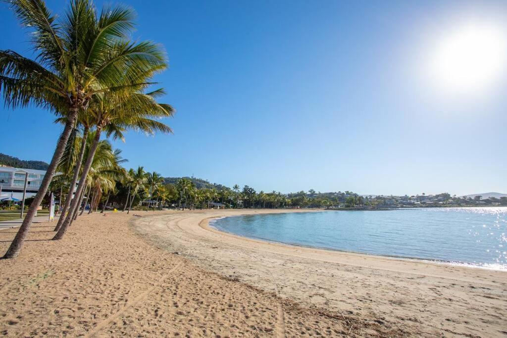 Ocean View 33A Studio Pool Ocean View Wifi Airlie Beach Bagian luar foto