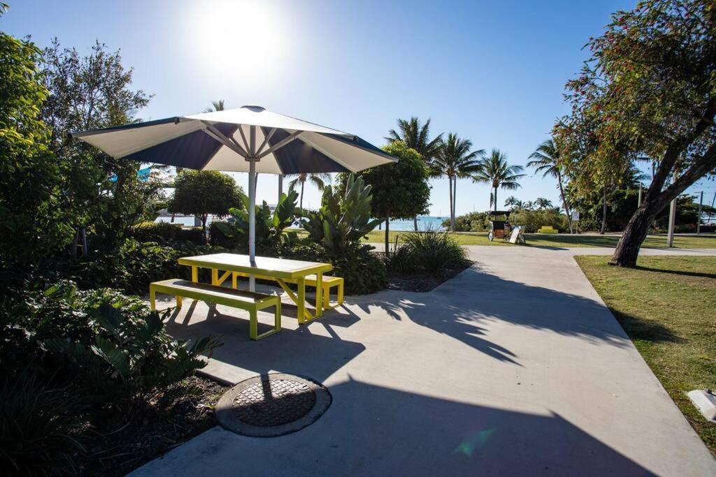 Ocean View 33A Studio Pool Ocean View Wifi Airlie Beach Bagian luar foto