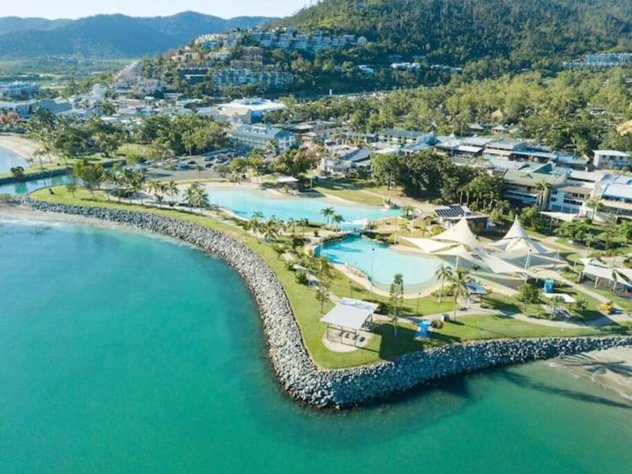 Ocean View 33A Studio Pool Ocean View Wifi Airlie Beach Bagian luar foto